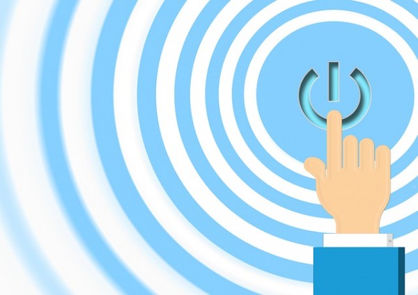 El imparable avance de las Tecnologías de la Información y Comunicación o TIC incide en todos los aspectos de nuestra vida y afecta al desarrollo tanto individual como social.