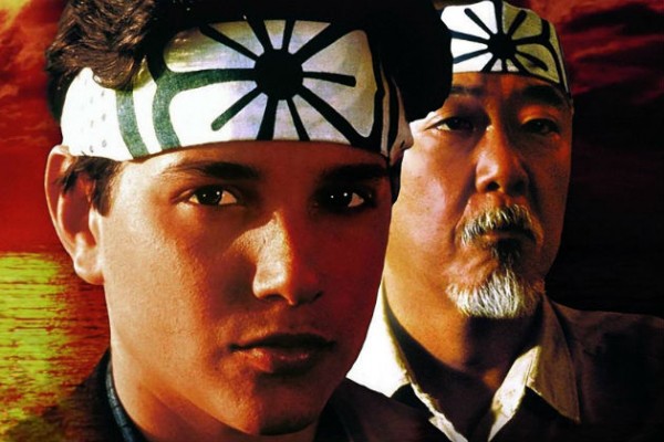 Karate Kid es un ejemplo de niño que padece bullying con el escenario terapéutico de las artes marciales. Haz clic en la imagen para ver películas sobre bullying. 